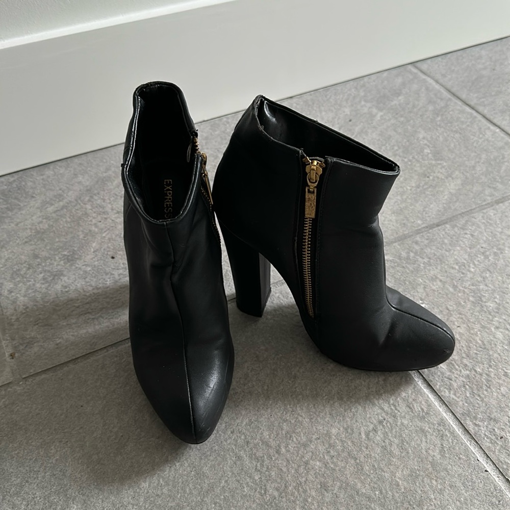 Express heeled ankle booties